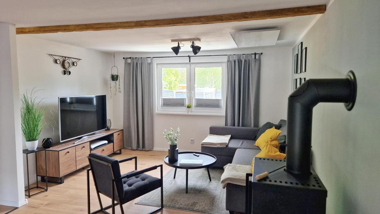 Ferienhaus Seeoase - 70Qm - Kamin -Terrassen - Parkplatz - Badestelle Fusslaeufig Joachimsthal Ngoại thất bức ảnh
